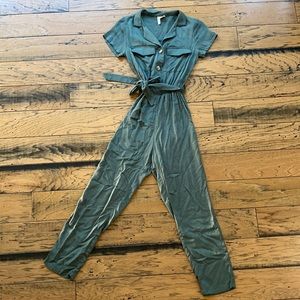 NWOT Sky and Sparrow Jumpsuit Women’s SZ XS Military Green